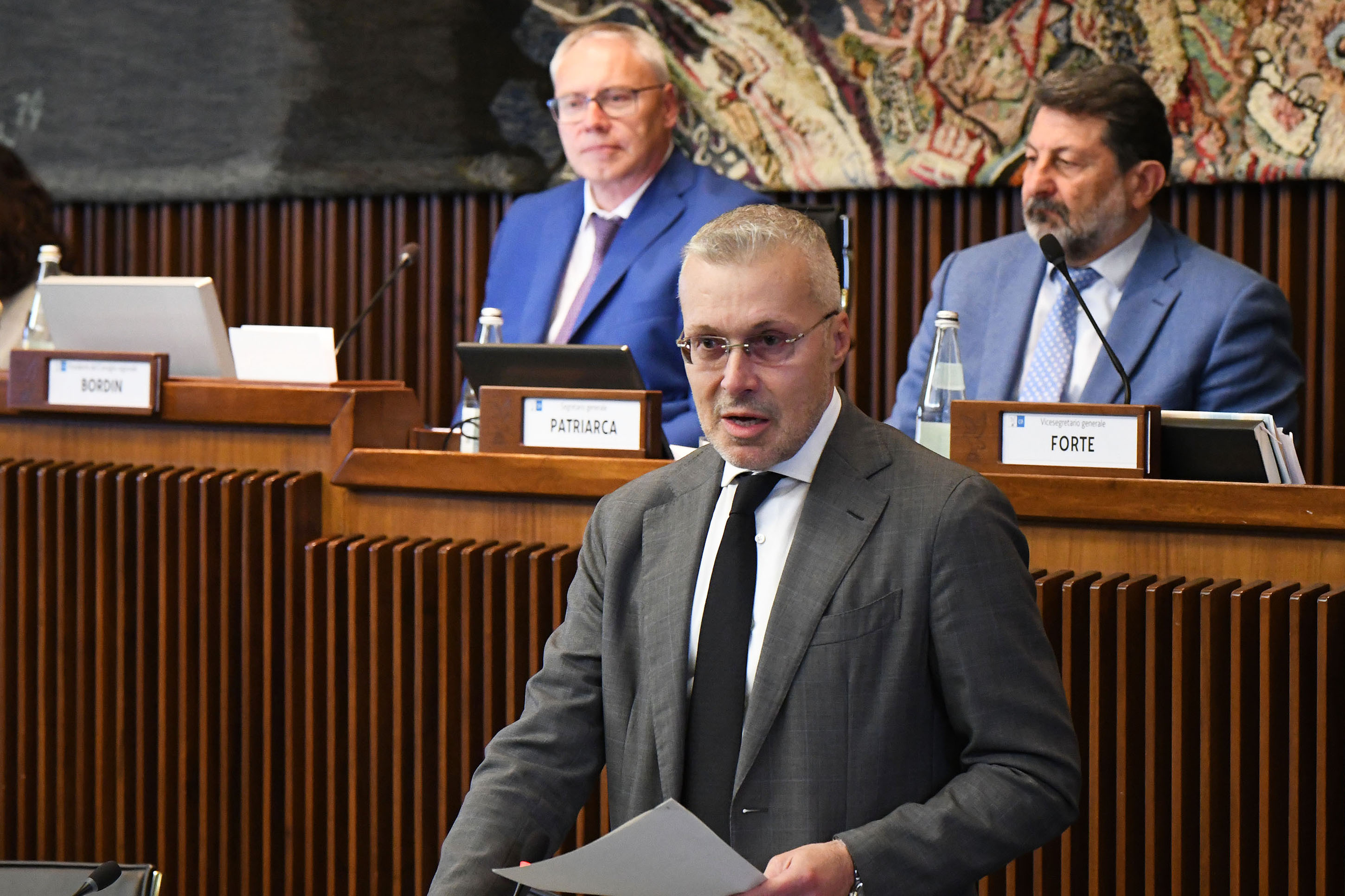 OMNIBUS/5. AULA UNANIME SU RISTORI 2026 CARO CARBURANTI PER 14,4 MLN